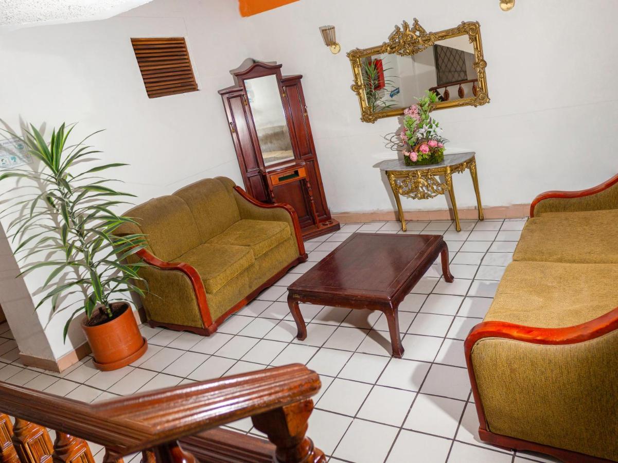 Hotel Cisne Куенка Екстериор снимка