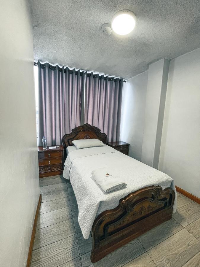 Hotel Cisne Куенка Екстериор снимка