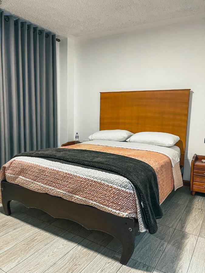 Hotel Cisne Куенка Екстериор снимка